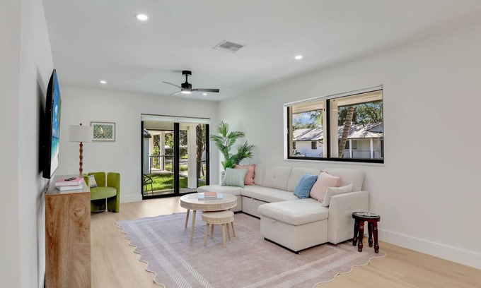 East Naples House | Villa Solé by Downtown & Beach