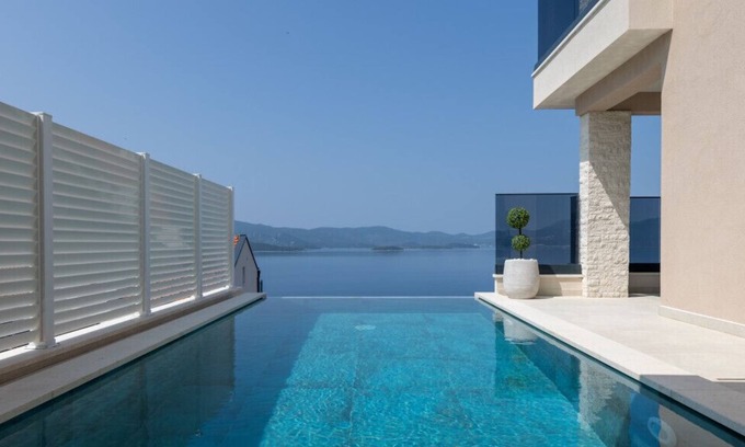 Komarna Villa | Villa Sole Komarna by Villas Guide