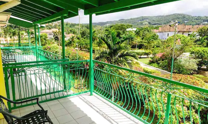 Runaway Bay House | Villa Sonate