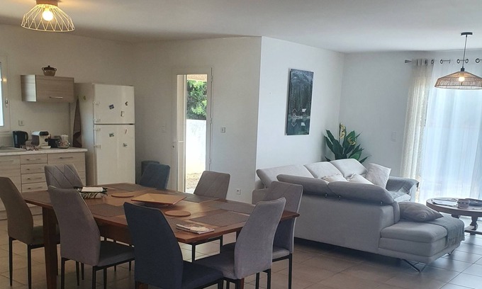 Seilh House | Villa Spacieuse - Proche Airbus/golf/aéroport/meet
