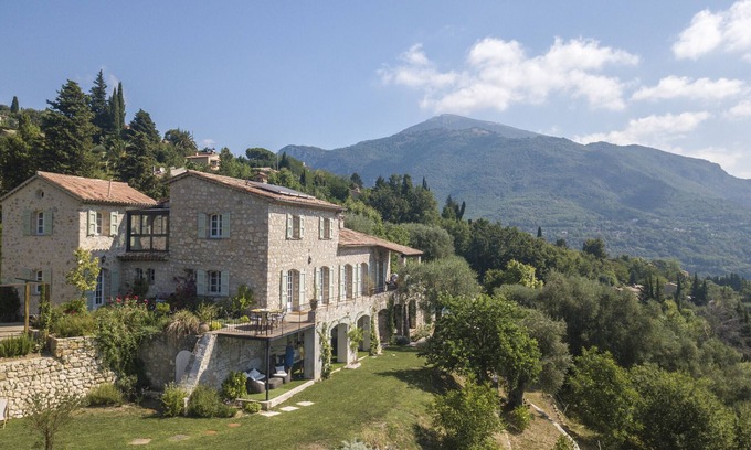 Le Bar-sur-Loup Villa | Villa Spencer