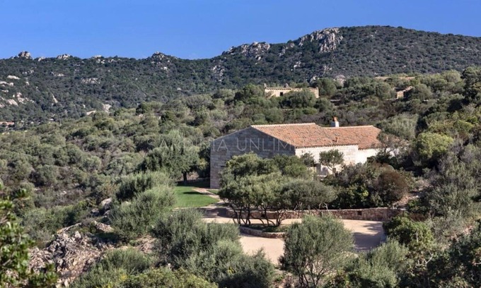 Cugnana Verde Villa | Villa Stone Queen in Costa Smeralda with Jacuzzi- SARDINIA UNLIMITED