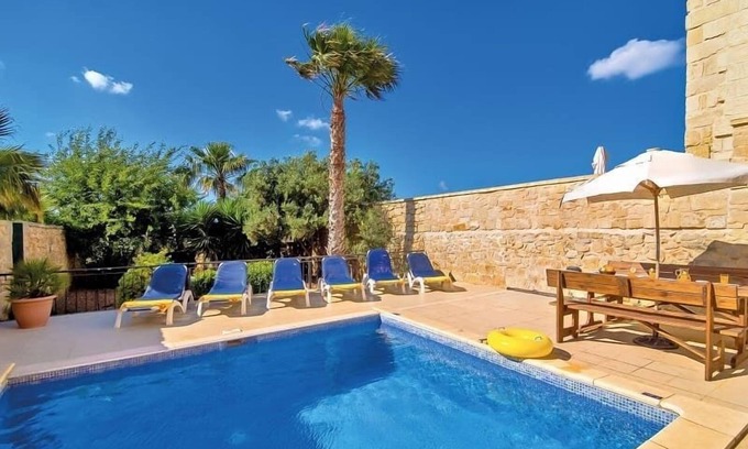 Zejtun Villa | Villa Strawberry - Typical and charming Maltese farmhouse with private pool