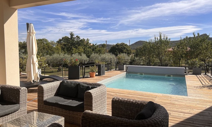 Les Vans House | Villa Sud Ardèche Les Vans Haut Standing south facing, private pool, garden with trees