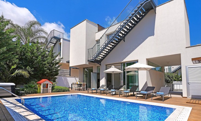 Paralimni Villa | Villa Sunrise Glory - 150m from Trinity Beach