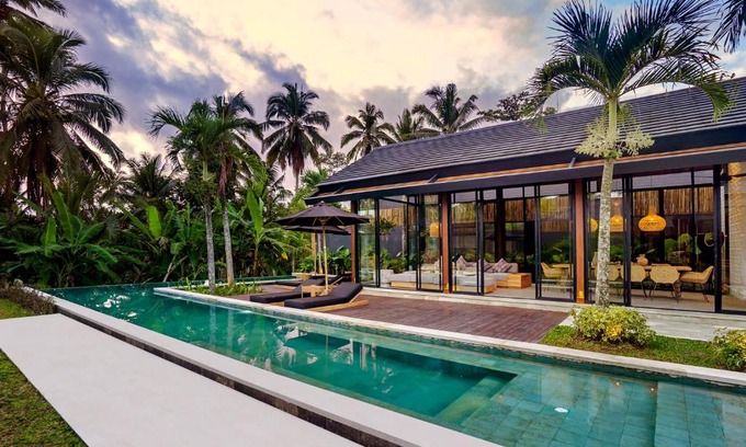 Melayang Villa | Villa Sunset Forest by BaliSuperHost