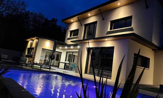 Seiches-sur-le-Loir Villa | Villa Sweet Home & Spa Charm Calm Conviviality a True Haven of Peace