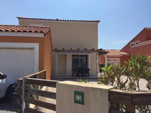 Leucate Villa | Villa T3 avec Terrasse, 6 Couchages, Proche Port Leucate - FR-1-81-111
