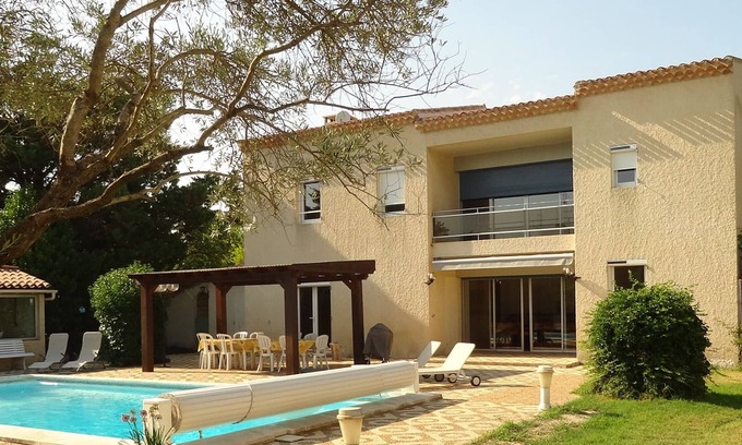 Taillades House | Villa Taillades, 5 bedrooms, 12 persons