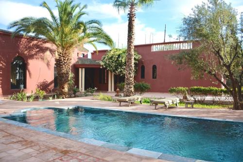 Lahebichate Villa | Villa Taknaray- breakfast included- fiber optic- Pool