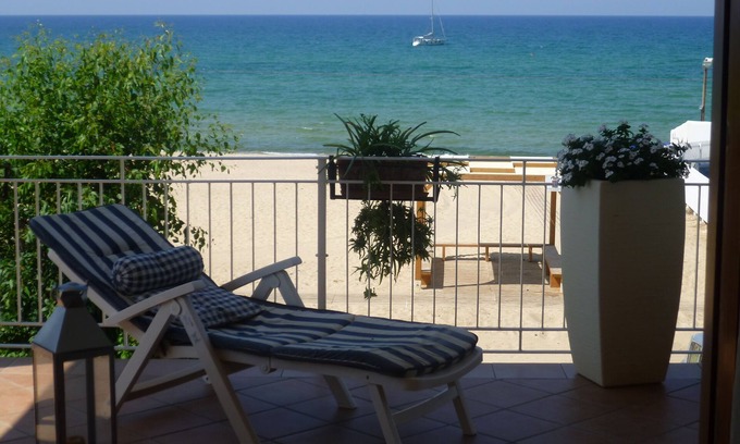 Alcamo Marina Villa | VILLA THE BECH a few steps from the sea