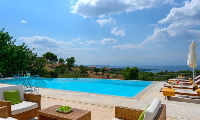 Kilada Villa | Villa 'Titos' with Sea View, Wi-Fi and Air Conditioning