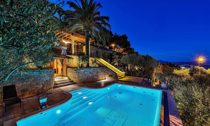 Split Villa | Villa Tomislav Split - Secluded Mediterranean hacienda