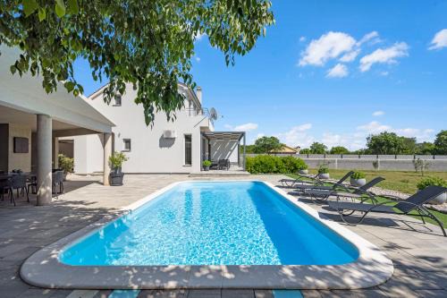 Drnis House | Villa Tonka with private pool near Krka