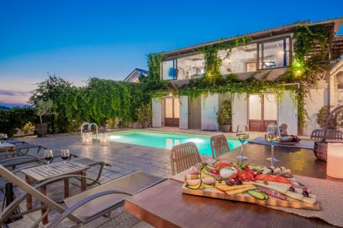 Ano Volimes Villa | Villa Tramonto with Private Heated Pool, by ZanteWize