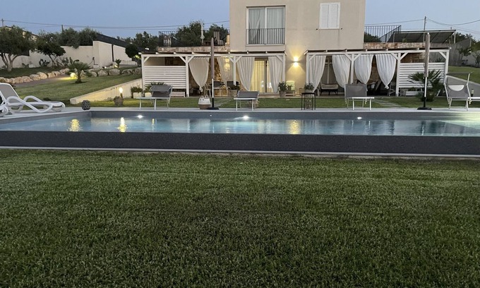 Noto Apartment | VILLA TRIONA MARZAMEMI WITH POOL RELAIS APARTMENT