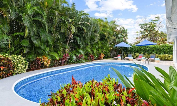 Palm Beach Gardens House | VILLA TROPICANA (DIGSIFY) | PRIVATE HEATED POOL | BEACHES | PGA | WATERPARK | ROGER DEAN