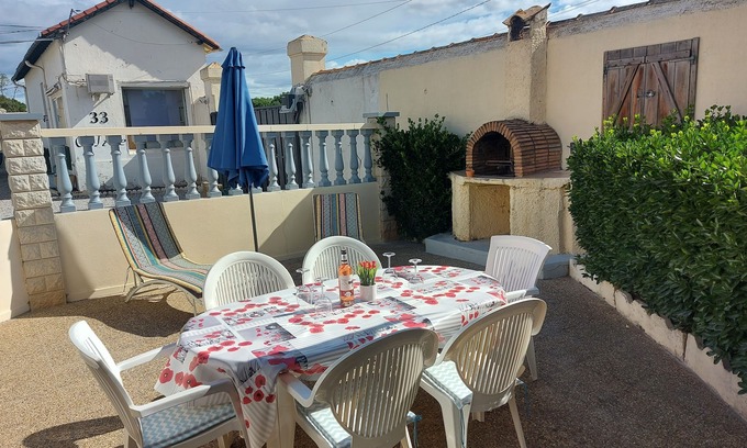 Agde Apartment | Villa-type ground floor apartment with spacious private terrace - sleeps 4