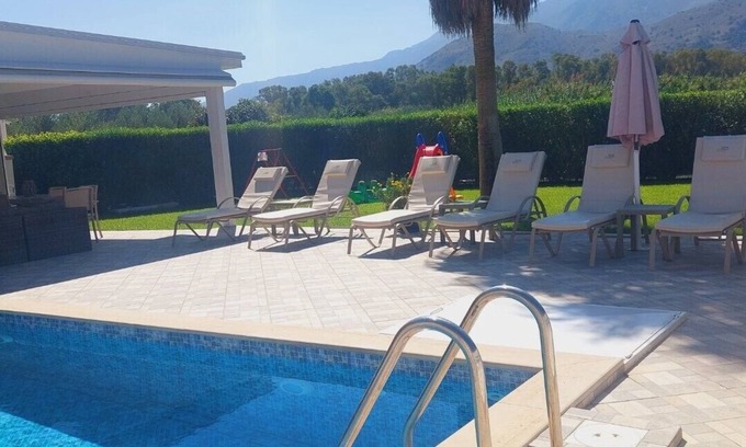 Georgioupolis Villa | Villa Uranos- Less than 5-Min Walk to Kalivaki Beach with private pool