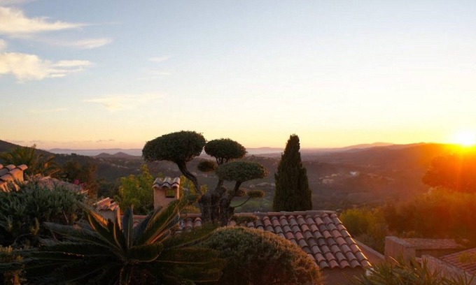 La Londe-les-Maures House | Villa Valcros in a quiet location with pool and panoramic views of sea and islands