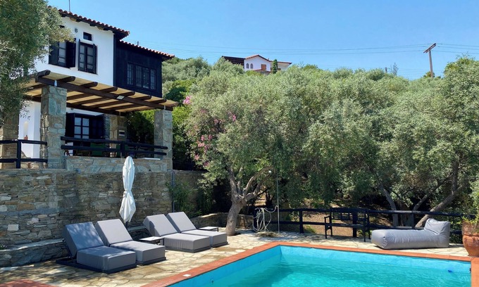 Sithonia Villa | Villa Valia: Traditional Luxurious Residence