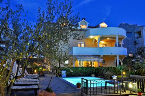 Zadar Apartment | Villa Vanilla with Heated Pool