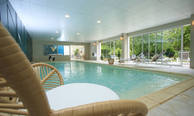 Villers-Bretonneux Villa | Villa-Varentia-Apartment-Ensuite-Courtyard view
