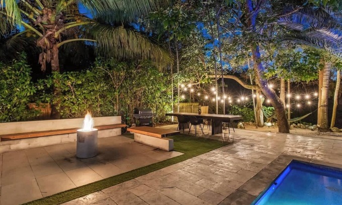 Golden Glades House | Villa Venecia/Sand Terrace/Heated Pool/Waterfront