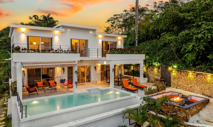 Rio San Juan Villa | Villa VeoMar vibrant 4 bedroom villa with endless views