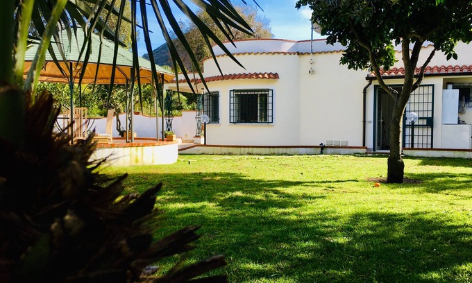 San Felice Circeo Villa | Villa Vera: Charming villa with large garden