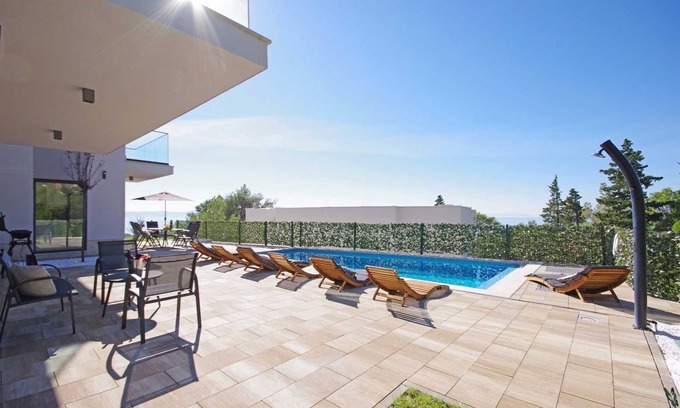 Tucepi Villa | Villa Vert with Heated Pool