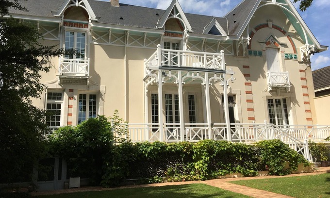 Yvre-le-Polin Other | VILLA VICTORIA CHARMING