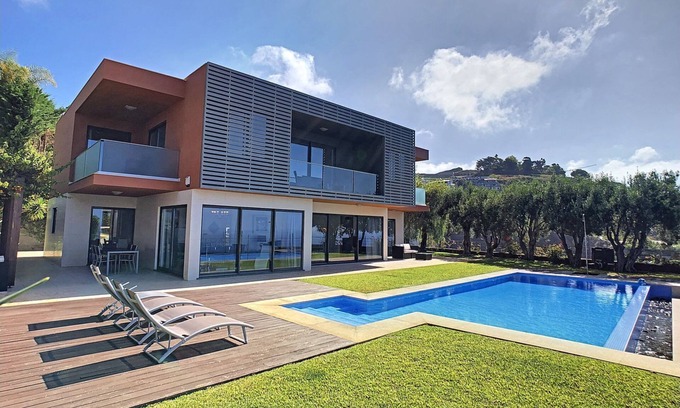 Sao Martinho House | Villa Vitória by LovelyStay