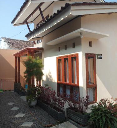 Lembang Villa | Villa Viva Mezzanine - Family