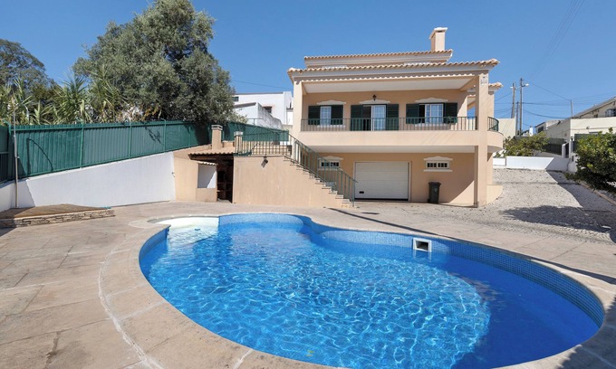 Carvoeira Villa | Villa 'Vivenda De São Marcos' with Private Pool, Private Terrace and Wi-Fi