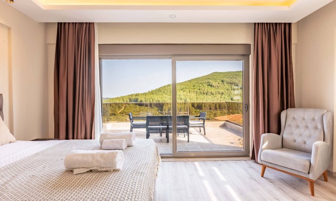Kas Villa | Villa w Pool, BBQ, Garden 5 min to Phellos in Kas