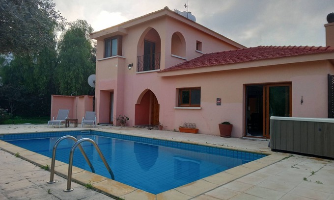 Catalkoy House | Villa with 4 Bedrooms . Pool and Hot tub