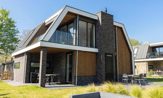 Biddinghuizen House | Villa with 6 bedrooms, 3 bathrooms and a terrace
