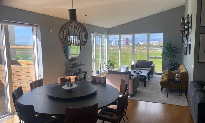 Kopavogur Apartment | Villa with a view (golf course), hot tub and gym