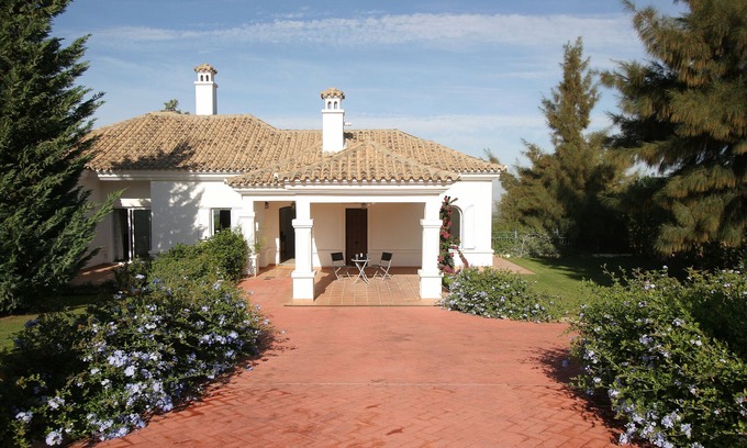 Arcos de la Frontera Villa | Villa with private pool - front row golf course. Views of Arcos de la Frontera.