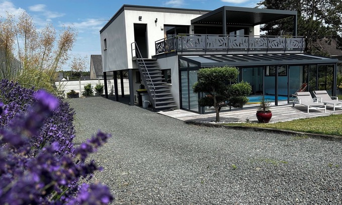 Barneville-Carteret Villa | Villa with heated indoor pool