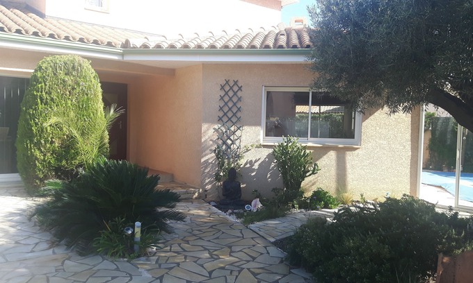 Canet-en-Roussillon Villa | Villa with pool, jacuzzi, terrace. Located 4.5km from the beach.