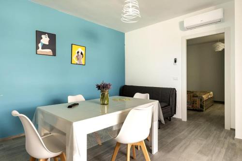 Taranto Apartment | Villa with garden 200 mt from the sea