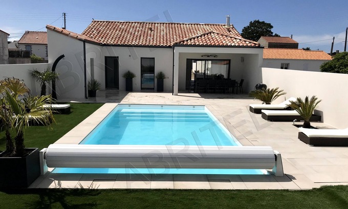 La Tranche-sur-Mer Villa | Villa with heated pool, terrace, garden, town center 300m, beach 600m