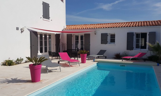 La Bree-les-Bains Villa | Villa with heated pool 400 m from the sea, quiet, pets allowed