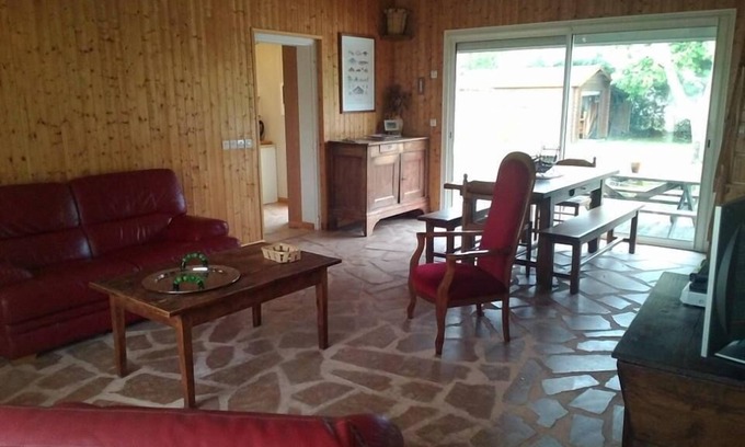 Leon House | Villa with heated pool near the lake