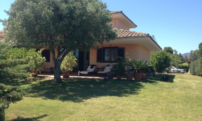Nora Villa | Villa with large garden just a few minutes from the sea, large garden