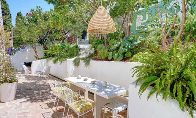 Roucas-Blanc Villa | Villa with large plot and pool overlooking the sea