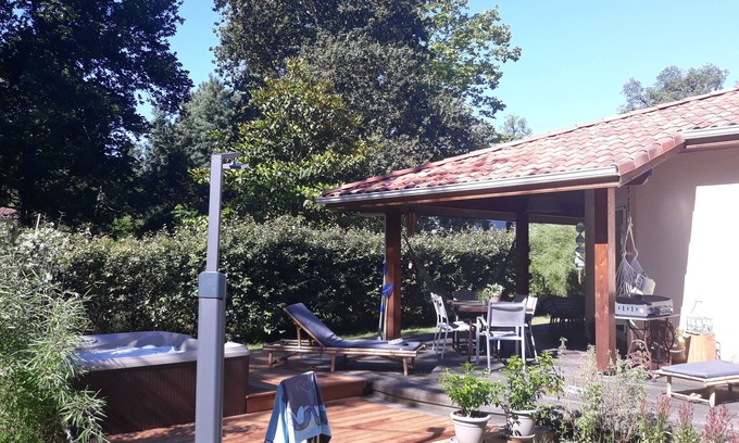 Messanges Villa | Villa with outdoor spa, Messanges center by the ocean