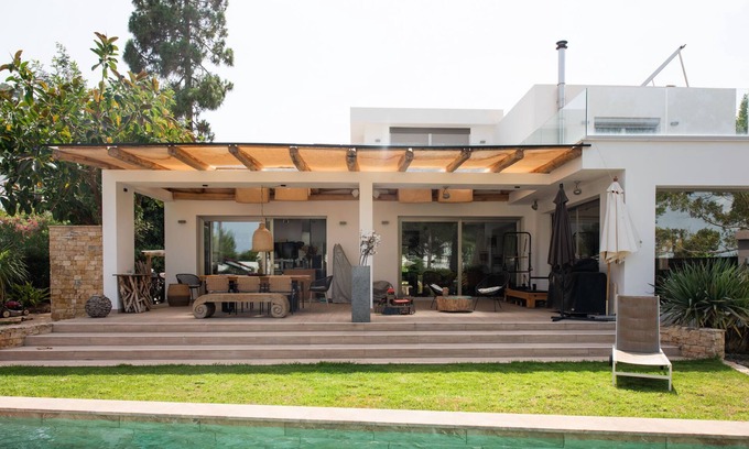 Siesta Villa | Villa with own Pool (10x3m) and only 100m from the beach away